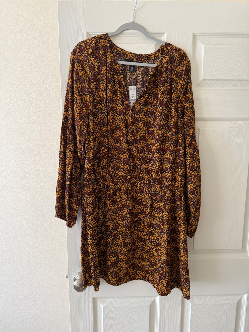 WHBM Women's Floral V-Neck Shift Dress